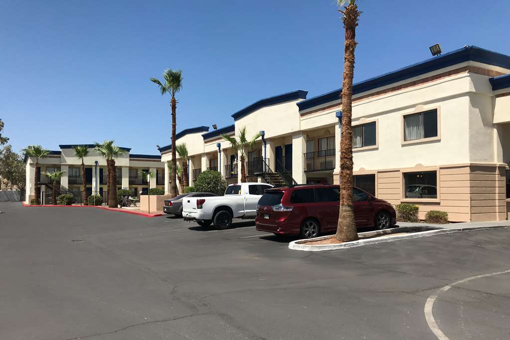 Quality Inn & Suites Near Downtown Mesa Exterior foto